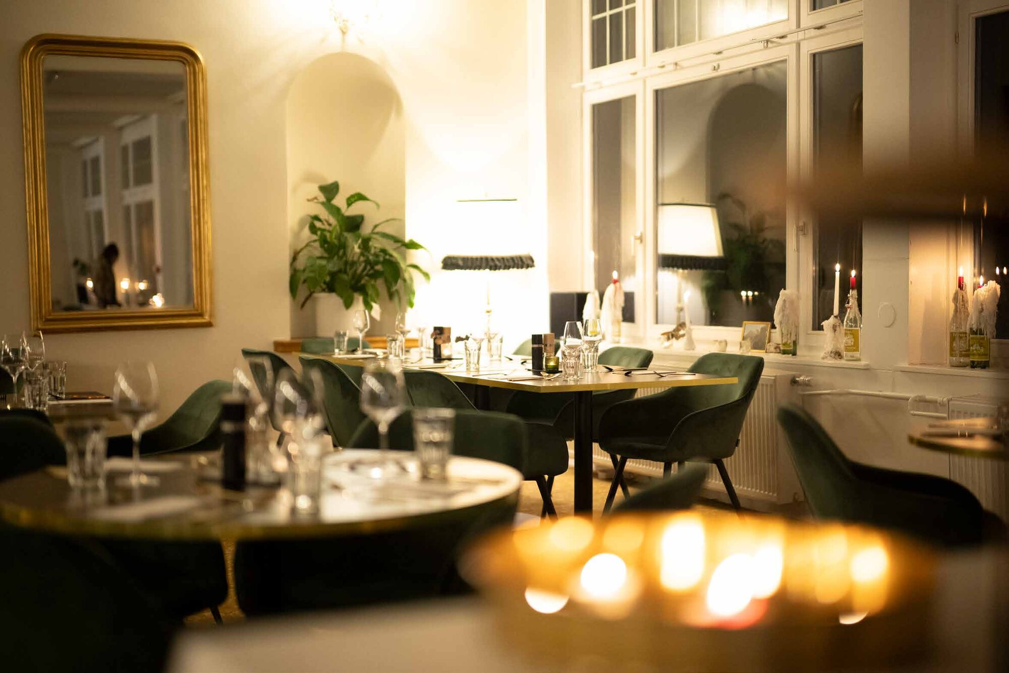 Candlelit fine dining room
